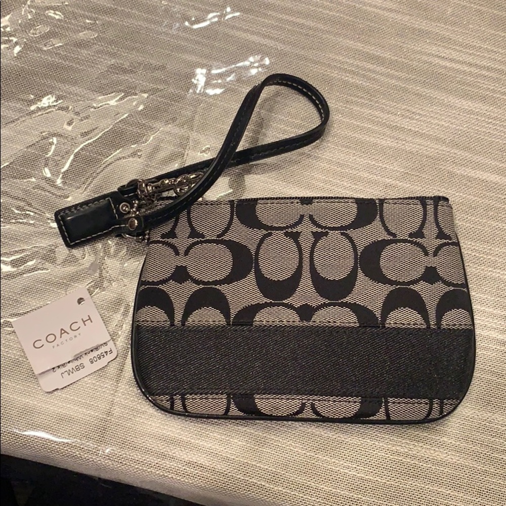 Coach wristlet BNWT